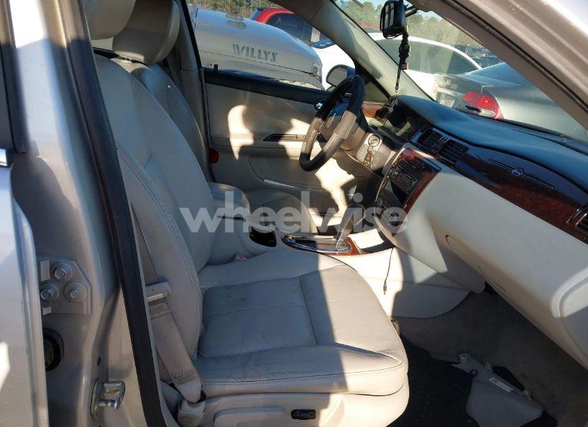 Photo 5 of 2011 Chevrolet Impala LT (VIN 2G1WB5EK6B1148682)