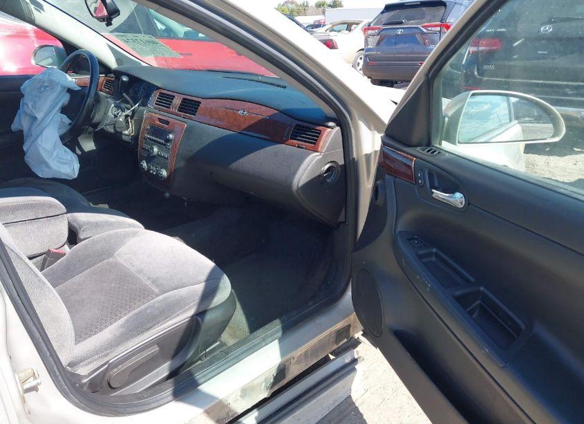 Photo 5 of 2011 Chevrolet Impala LT (VIN 2G1WB5EKXB1134039)