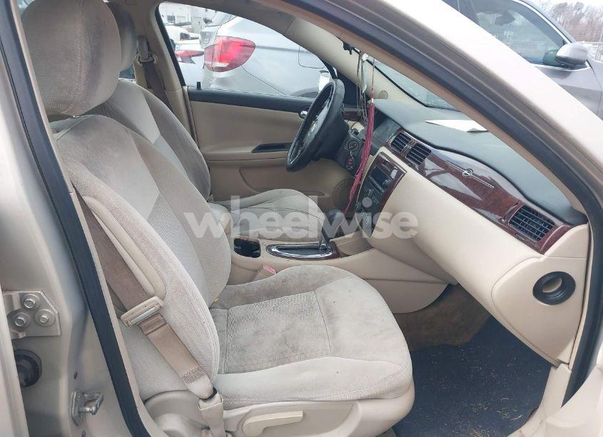 Photo 5 of 2011 Chevrolet Impala LT (VIN 2G1WB5EKXB1142965)