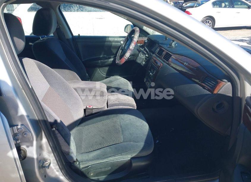 Photo 5 of 2011 Chevrolet Impala LT (VIN 2G1WB5EKXB1146210)