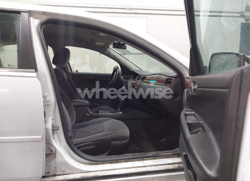 Photo 5 of 2010 Chevrolet Impala LT (VIN 2G1WB5EN1A1209249)