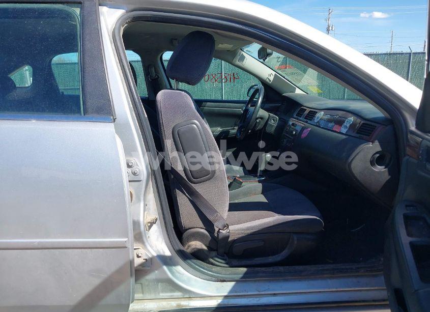 Photo 5 of 2010 Chevrolet Impala LT (VIN 2G1WB5EN2A1195894)