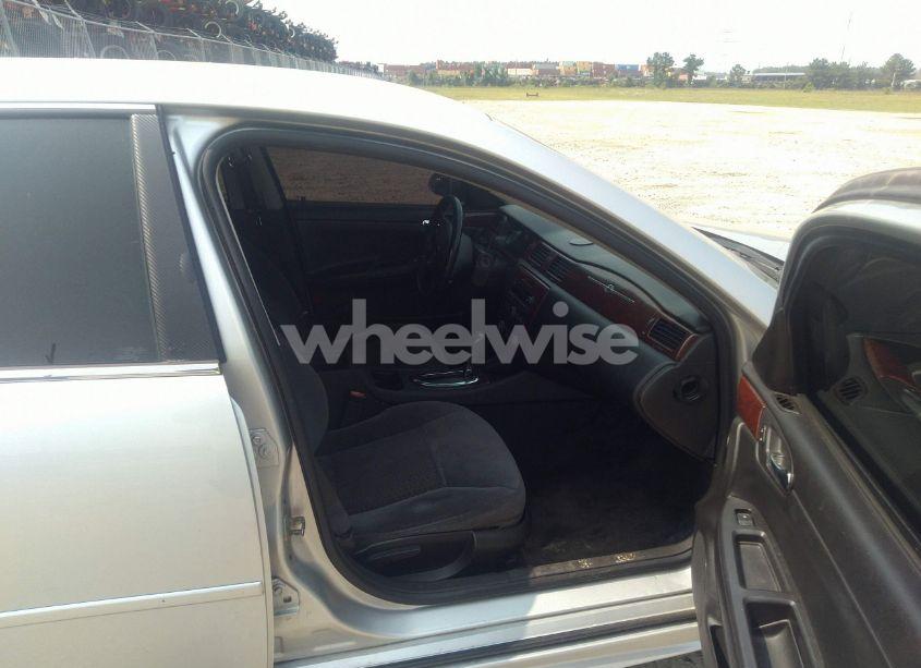 Photo 5 of 2010 Chevrolet Impala LT (VIN 2G1WB5EN8A1175892)