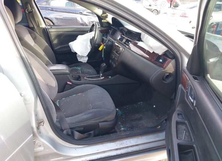 Photo 5 of 2010 Chevrolet Impala LT (VIN 2G1WB5ENXA1200064)