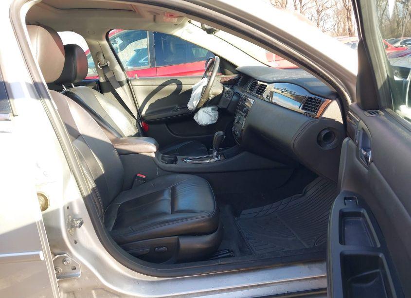 Photo 5 of 2012 Chevrolet Impala LTZ (VIN 2G1WC5E32C1102239)