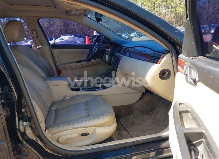 Photo 4 of 2011 Chevrolet Impala LTZ (VIN 2G1WC5EM0B1106104)