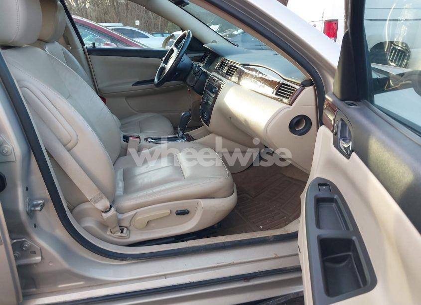 Photo 5 of 2010 Chevrolet Impala LTZ (VIN 2G1WC5EM1A1257340)