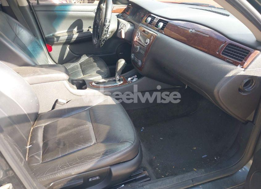 Photo 5 of 2011 Chevrolet Impala LTZ (VIN 2G1WC5EM1B1190689)