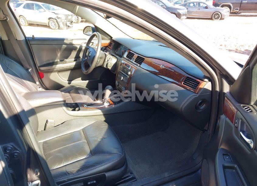 Photo 5 of 2011 Chevrolet Impala LTZ (VIN 2G1WC5EM2B1136642)