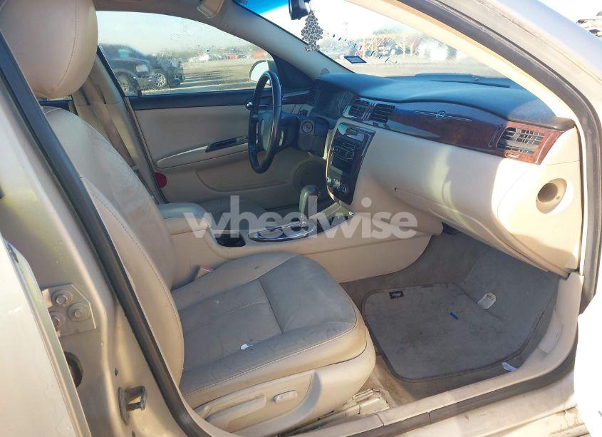 Photo 5 of 2011 Chevrolet Impala LTZ (VIN 2G1WC5EM2B1192161)