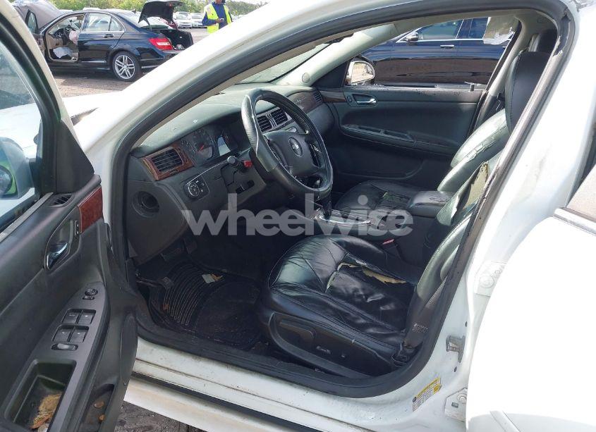 Photo 5 of 2011 Chevrolet Impala LTZ (VIN 2G1WC5EM2B1195626)