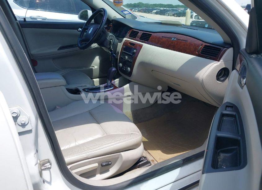 Photo 5 of 2011 Chevrolet Impala LTZ (VIN 2G1WC5EM3B1207928)