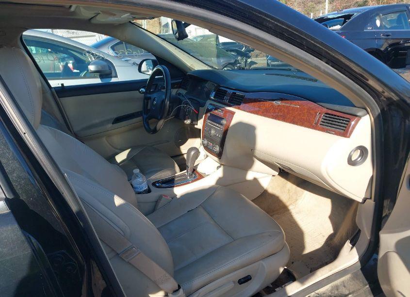 Photo 5 of 2011 Chevrolet Impala LTZ (VIN 2G1WC5EM6B1202058)
