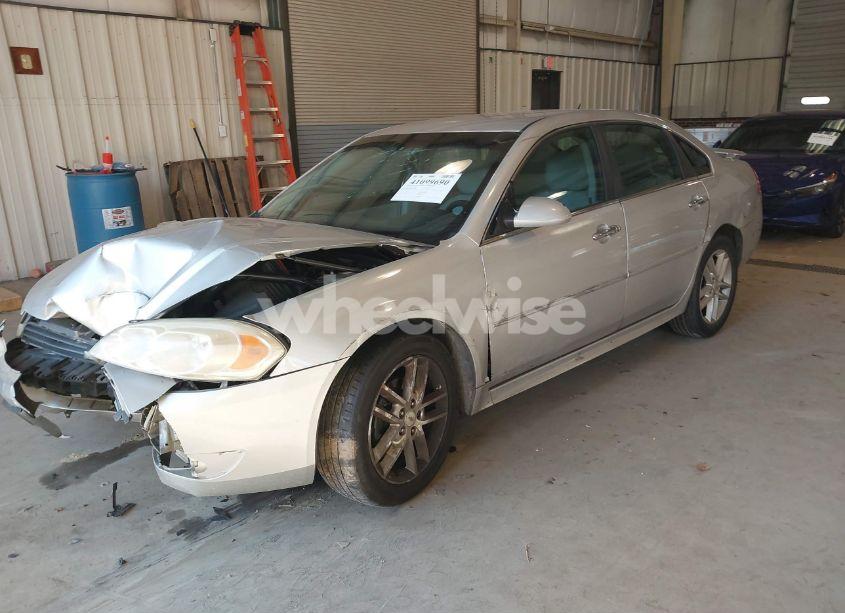 Photo 2 of 2011 Chevrolet Impala LTZ (VIN 2G1WC5EMXB1114680)