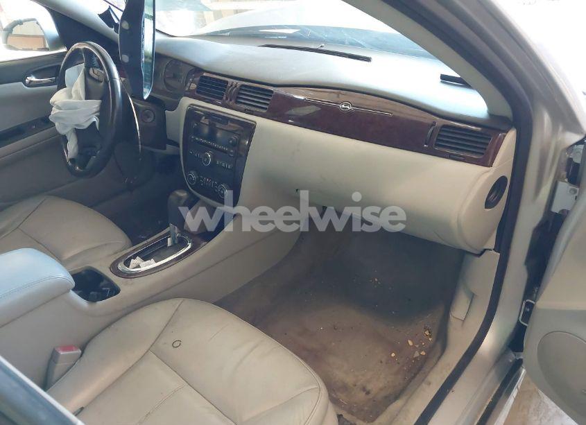 Photo 5 of 2011 Chevrolet Impala LTZ (VIN 2G1WC5EMXB1114680)