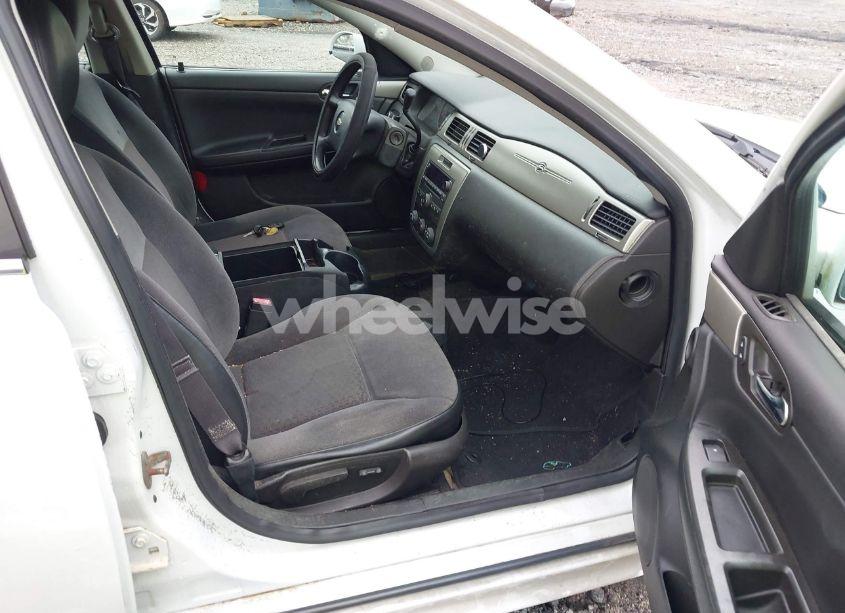 Photo 5 of 2014 Chevrolet Impala LIMITED POLICE (VIN 2G1WD5E31E1172055)