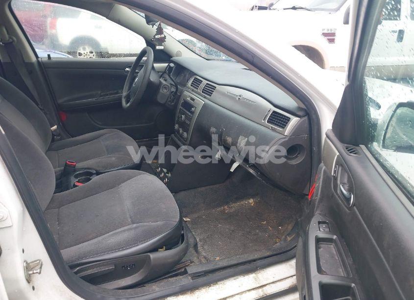 Photo 5 of 2014 Chevrolet Impala LIMITED POLICE (VIN 2G1WD5E33E1162966)