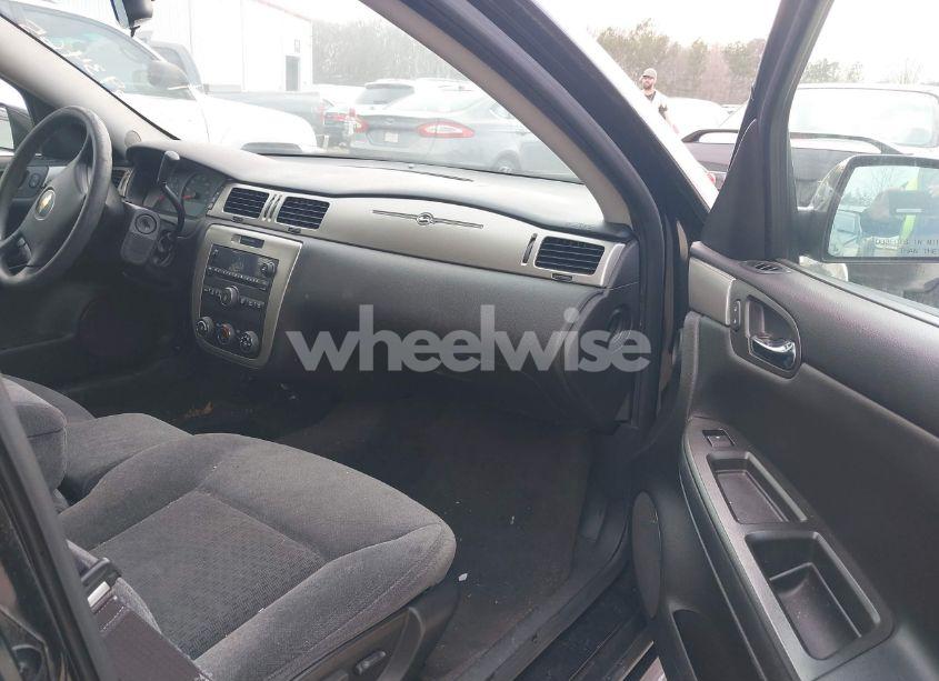 Photo 5 of 2014 Chevrolet Impala LIMITED POLICE (VIN 2G1WD5E35E1183561)