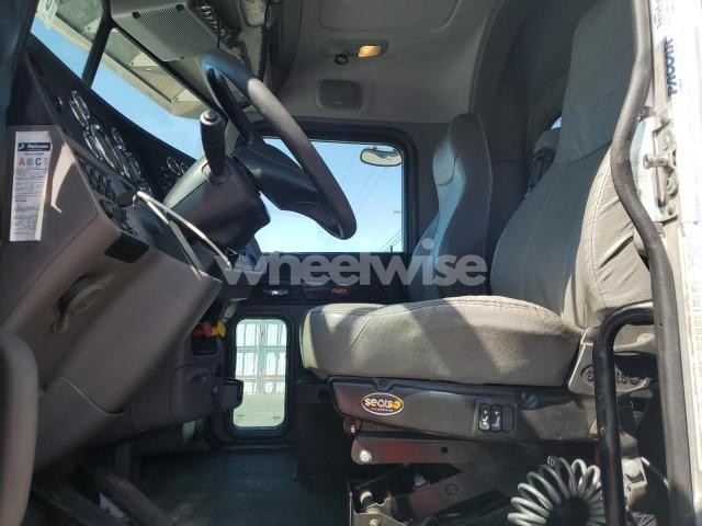 Photo 2 of 2019 PETERBILT 389 SEMI TRUCK (VIN 2G1WD5E36E1167868)