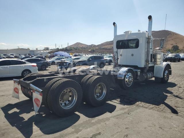 Photo 4 of 2019 PETERBILT 389 SEMI TRUCK (VIN 2G1WD5E36E1167868)