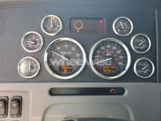 Photo 5 of 2019 PETERBILT 389 SEMI TRUCK (VIN 2G1WD5E36E1167868)