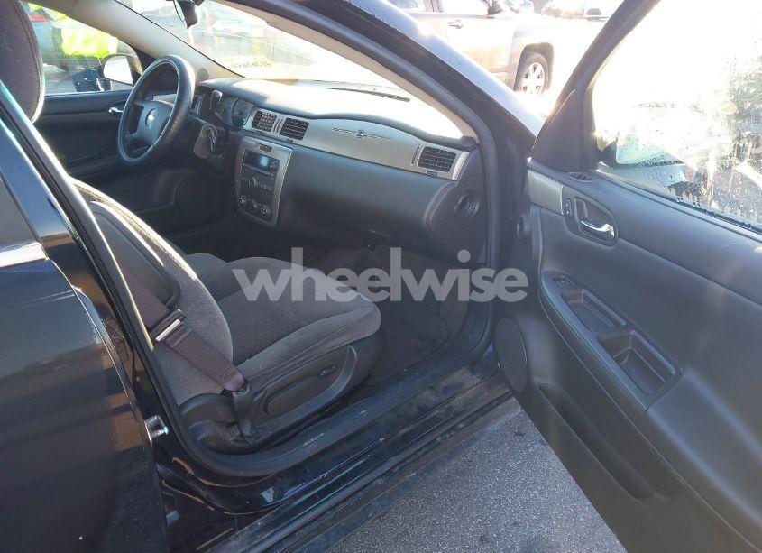 Photo 5 of 2014 Chevrolet Impala LIMITED POLICE (VIN 2G1WD5E39E1110595)