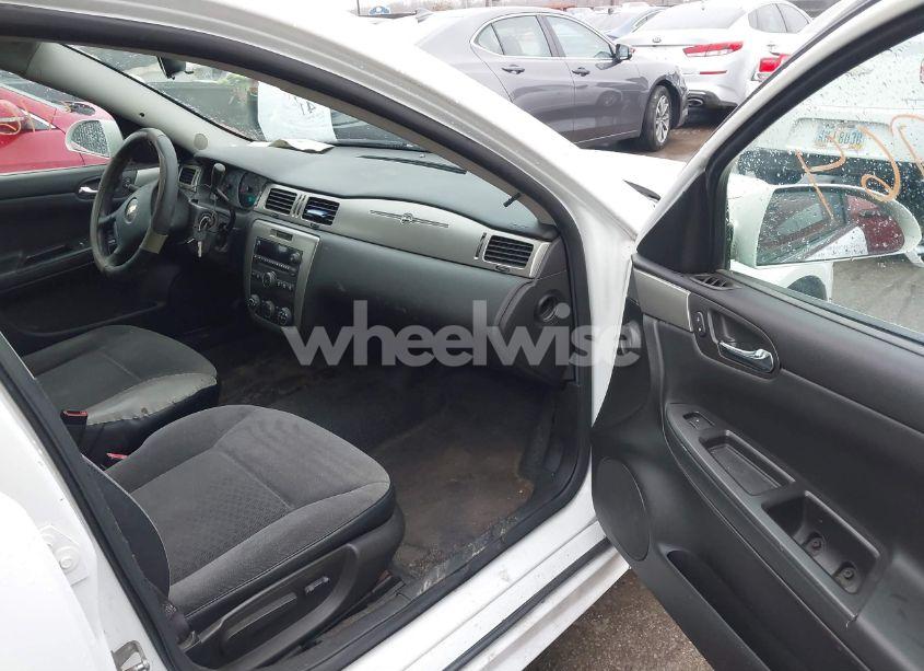 Photo 5 of 2014 Chevrolet Impala LIMITED POLICE (VIN 2G1WD5E3XE1174984)