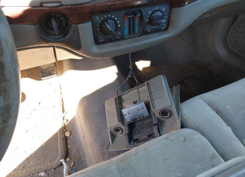 Photo 6 of 2004 Chevrolet Impala (VIN 2G1WF52E249255655)