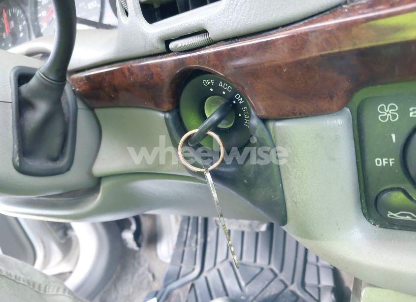 Photo 11 of 2002 Chevrolet Impala (VIN 2G1WF52E429186304)