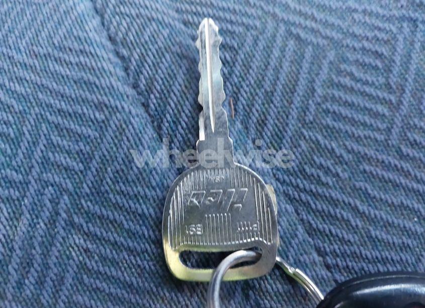 Photo 11 of 2003 Chevrolet Impala (VIN 2G1WF52E639211009)