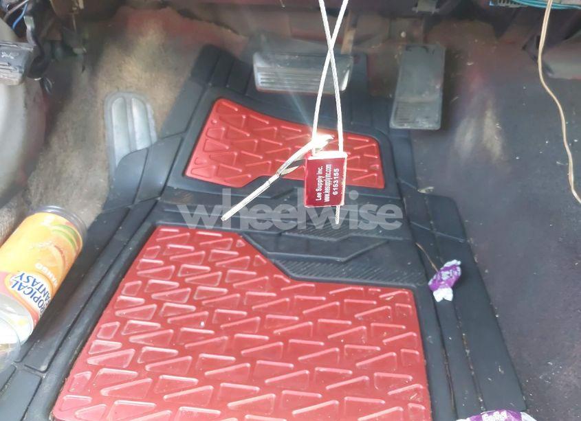 Photo 11 of 2005 Chevrolet Impala (VIN 2G1WF52E959385000)