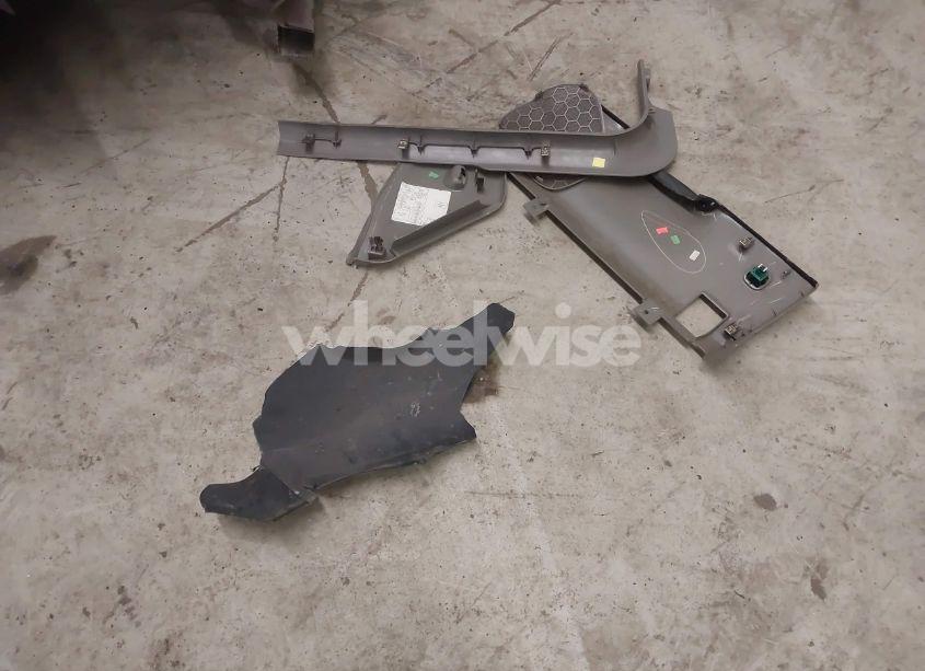 Photo 12 of 2003 Chevrolet Impala (VIN 2G1WF52K739196297)