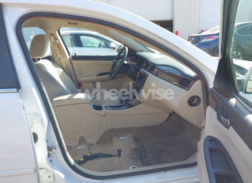 Photo 5 of 2011 Chevrolet Impala LS (VIN 2G1WF5EK6B1111104)