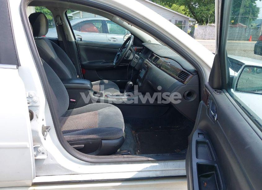 Photo 5 of 2012 Chevrolet Impala LT (VIN 2G1WG5E31C1138539)