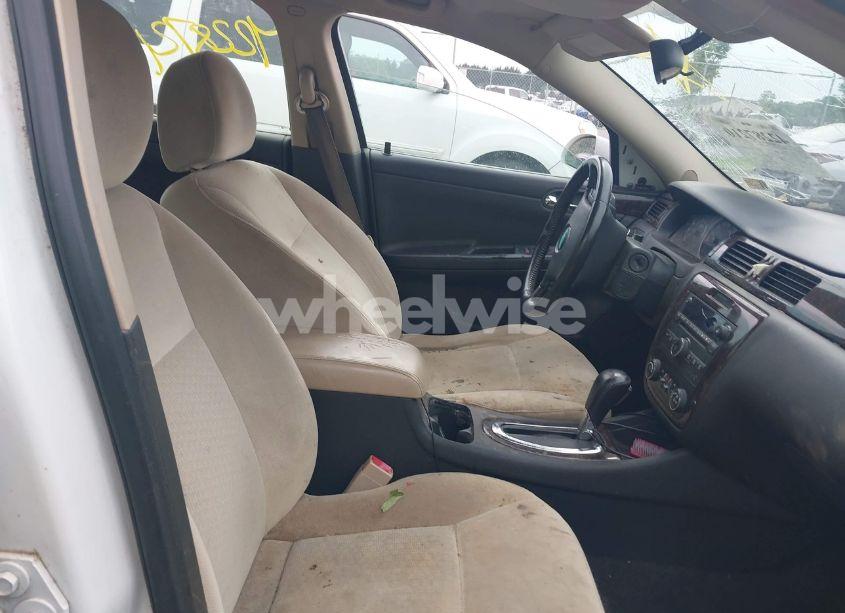 Photo 5 of 2012 Chevrolet Impala LT (VIN 2G1WG5E31C1232808)