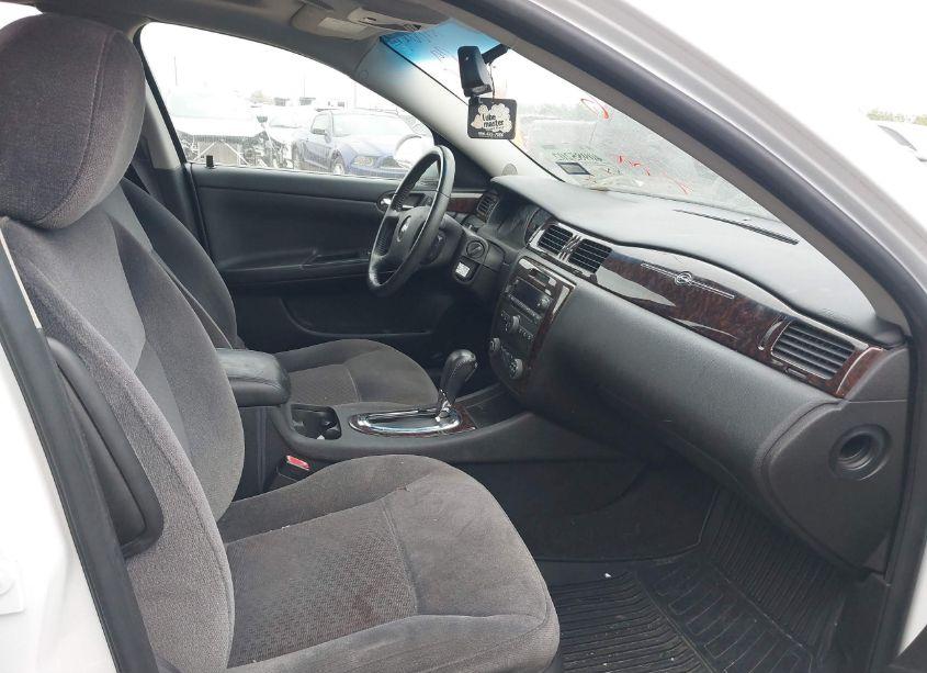 Photo 5 of 2013 Chevrolet Impala LT (VIN 2G1WG5E31D1174510)