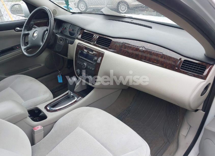 Photo 5 of 2013 Chevrolet Impala LT (VIN 2G1WG5E31D1180422)