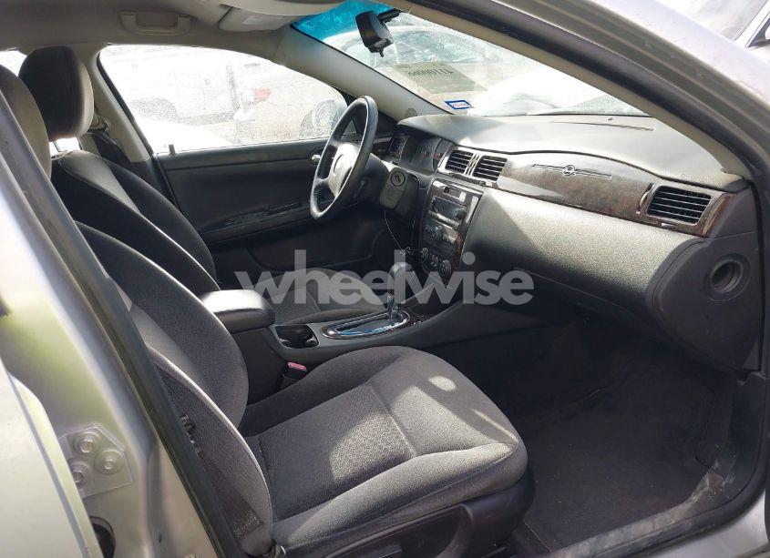 Photo 5 of 2013 Chevrolet Impala LT (VIN 2G1WG5E31D1221146)