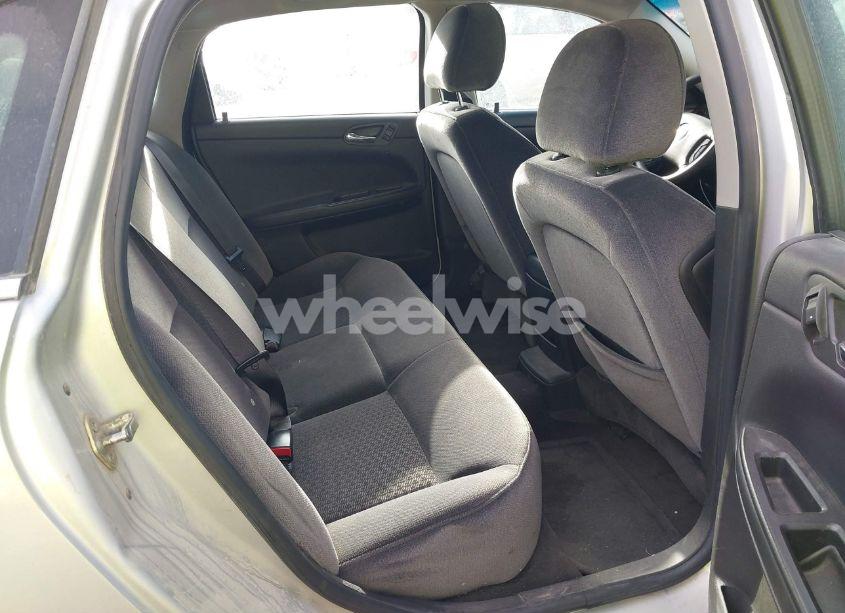 Photo 8 of 2013 Chevrolet Impala LT (VIN 2G1WG5E31D1221146)