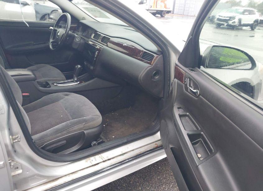 Photo 5 of 2012 Chevrolet Impala LT (VIN 2G1WG5E32C1146309)