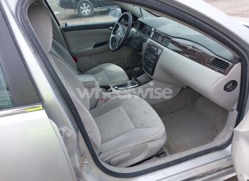 Photo 5 of 2012 Chevrolet Impala LT (VIN 2G1WG5E32C1256244)