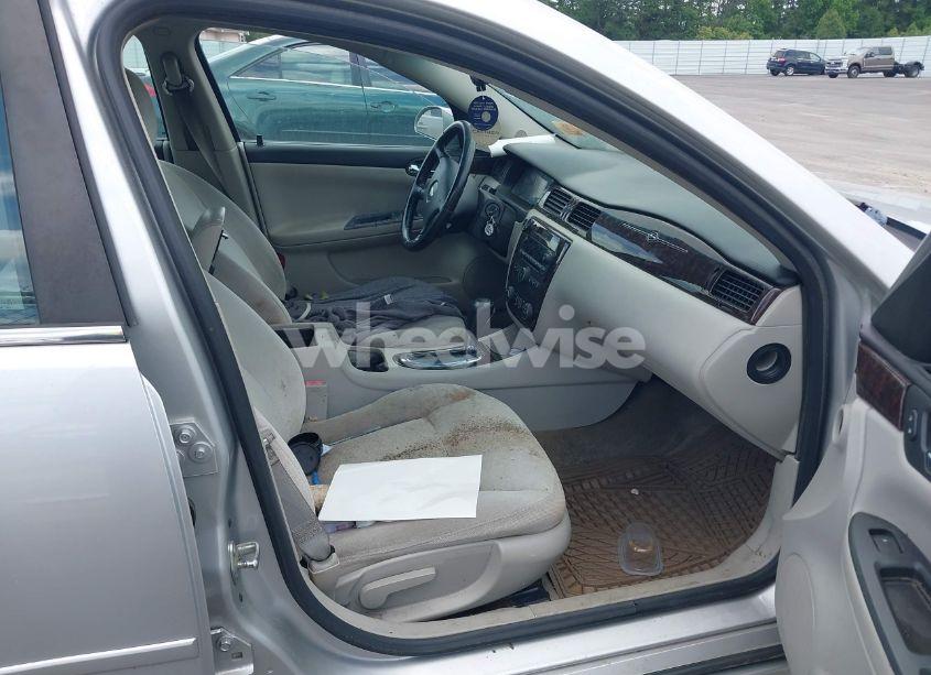 Photo 5 of 2013 Chevrolet Impala LT (VIN 2G1WG5E32D1138907)