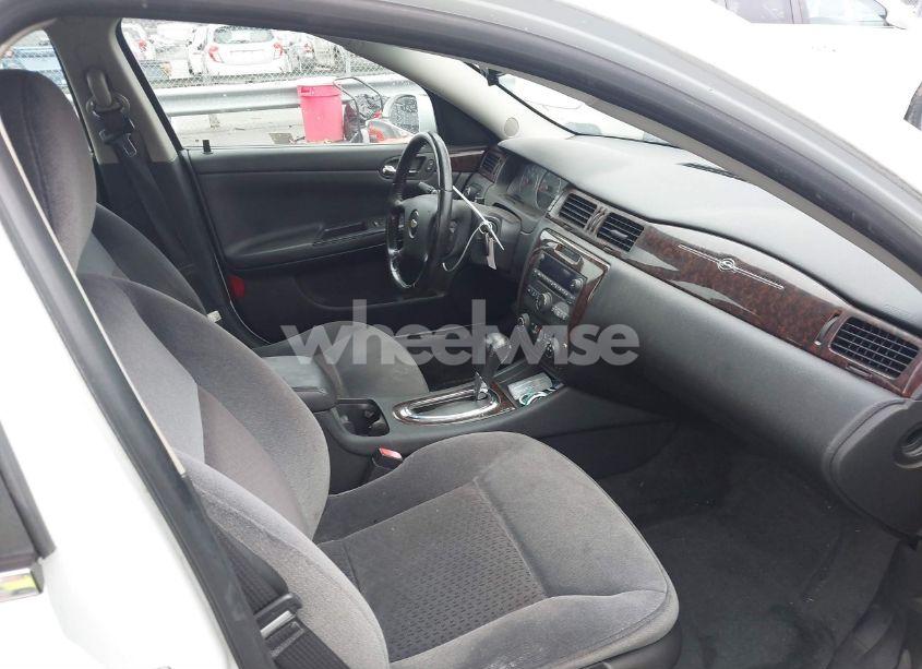 Photo 5 of 2012 Chevrolet Impala LT (VIN 2G1WG5E33C1274705)