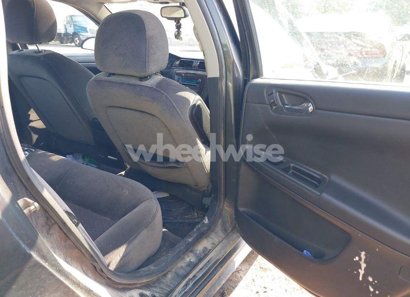 Photo 8 of 2013 Chevrolet Impala LT (VIN 2G1WG5E33D1230818)