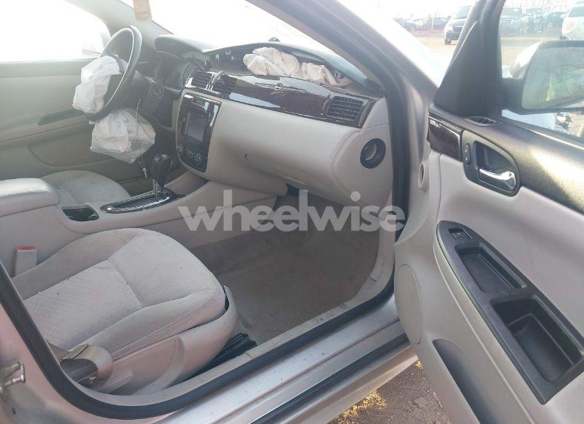 Photo 5 of 2013 Chevrolet Impala LT (VIN 2G1WG5E34D1242427)