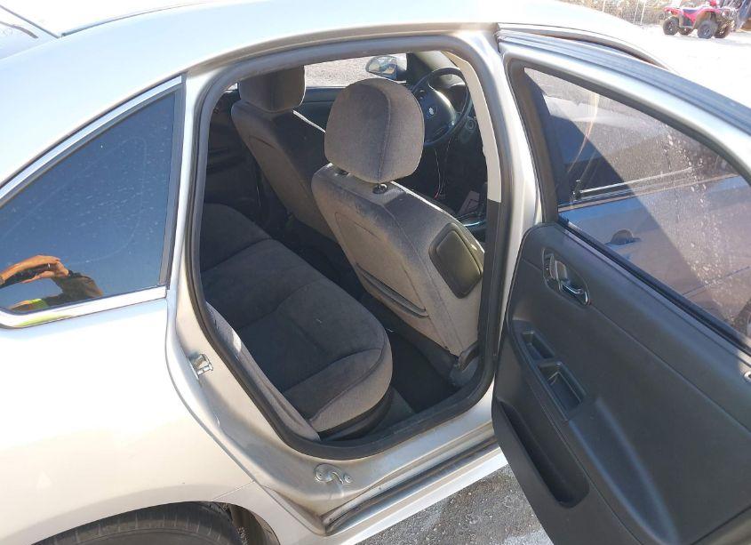 Photo 8 of 2012 Chevrolet Impala LT (VIN 2G1WG5E35C1290789)