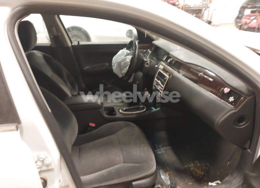 Photo 5 of 2013 Chevrolet Impala LT (VIN 2G1WG5E35D1131238)