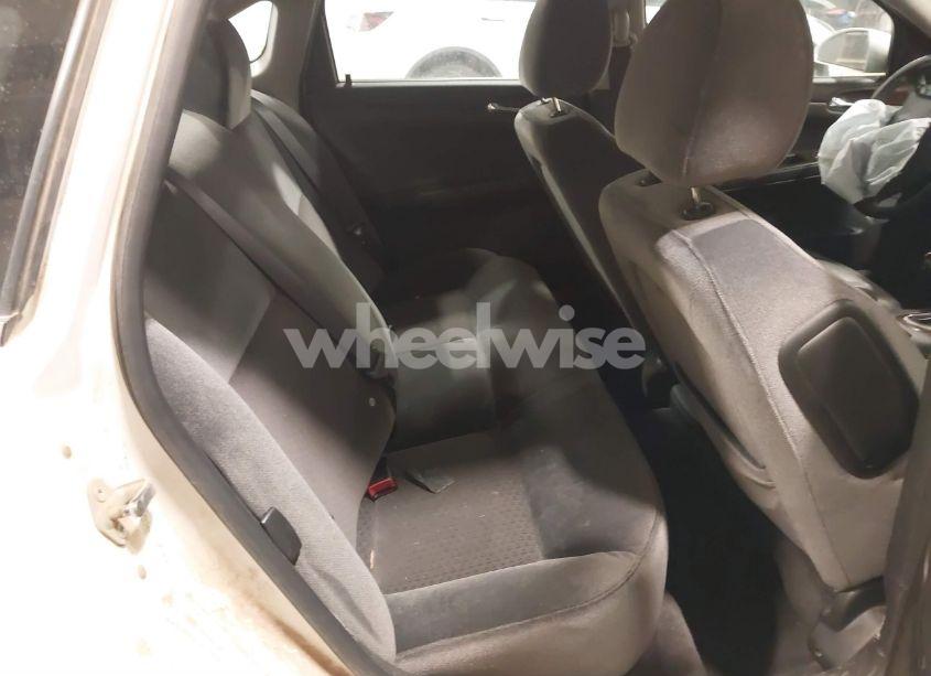 Photo 8 of 2013 Chevrolet Impala LT (VIN 2G1WG5E35D1131238)