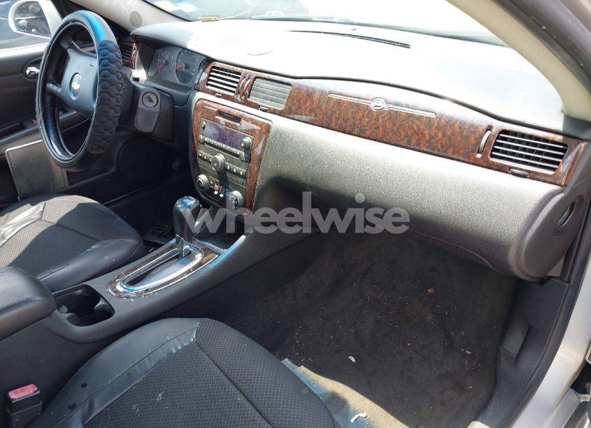 Photo 5 of 2013 Chevrolet Impala LT (VIN 2G1WG5E35D1180309)
