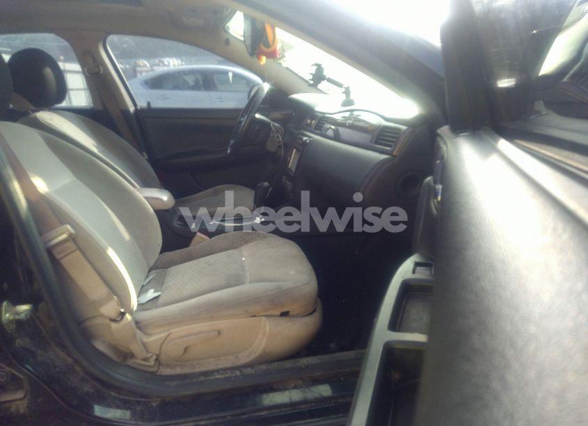 Photo 5 of 2013 Chevrolet Impala LT (VIN 2G1WG5E35D1209100)